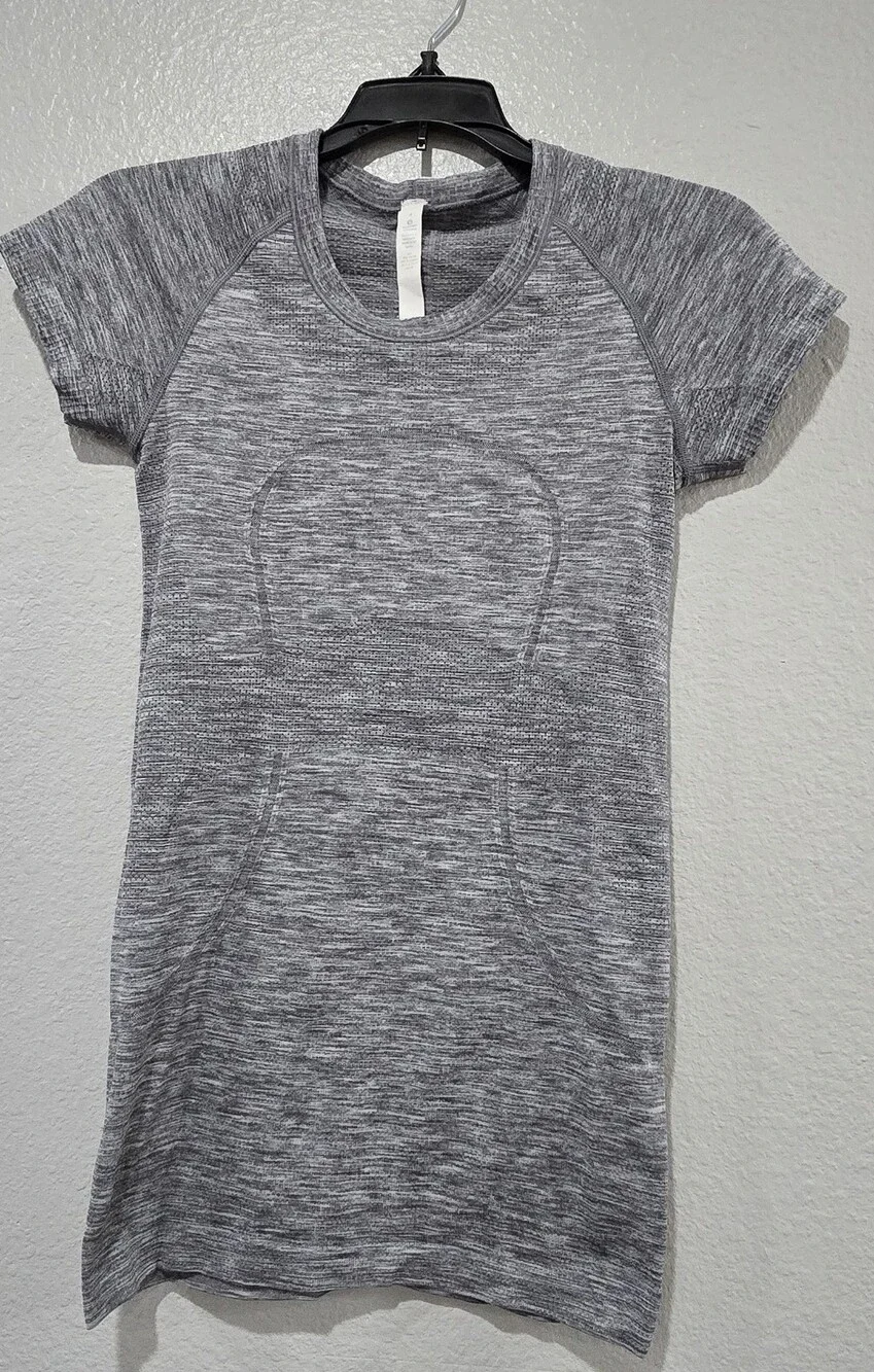lululemon athletica Girls' Gray Short Sleeve Performance Tee Size 4